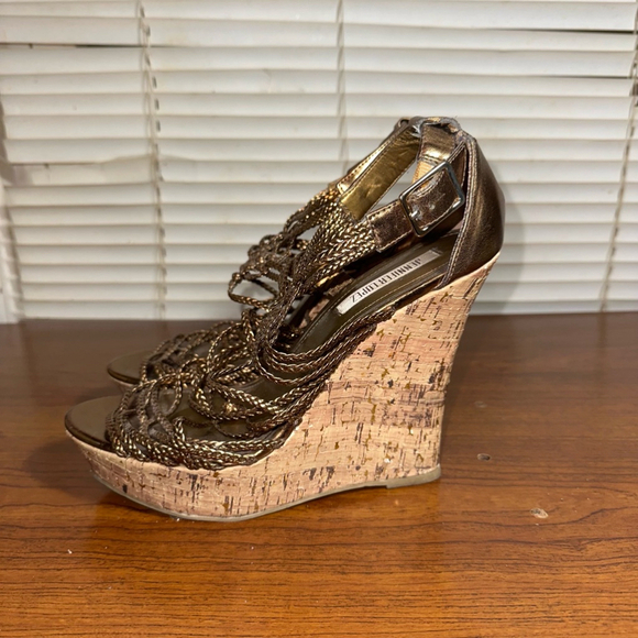 Jennifer Lopez Women’s Bronze Heeled Sandals Size 8 - Picture 7 of 10